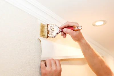 Pose de papier peint à Semide — revêtements muraux et toiles de verre